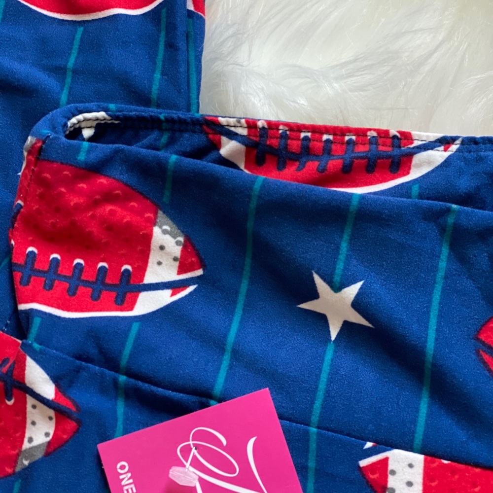 FOOTBALL PRINT MID RISE LEGGINGS - Picture 3 of 8